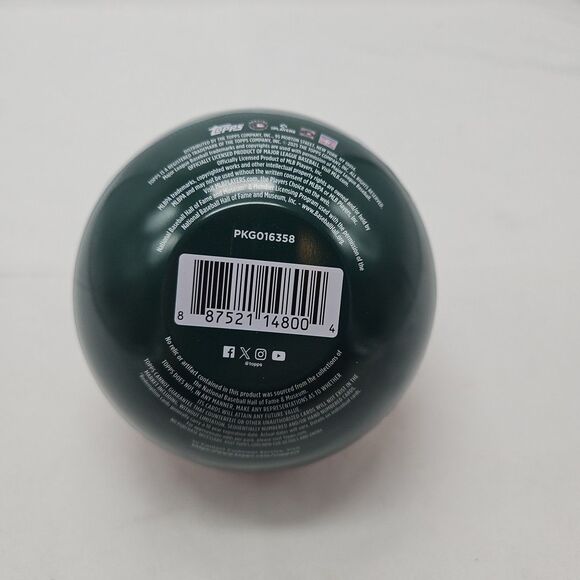 2025 Topps Holiday Baseball Collector’s Tin (59 Cards) | MLB Factory Sealed - Picture 5 of 8